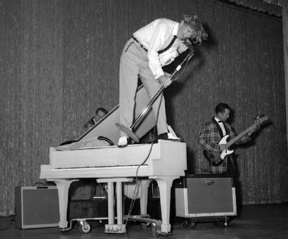 Jerry Lee Lewis On Piano, Stage